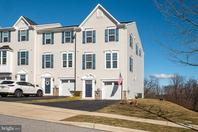 1817 Honeysuckle Ct, Downingtown, PA 19335 - photo 2