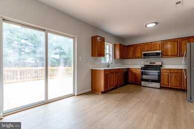 9417 Silver Meteor Ct, Manassas Park, VA 20111 - photo 7