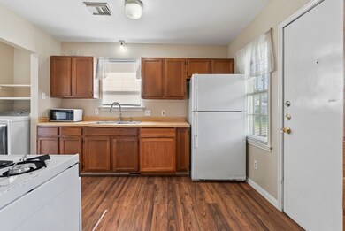 8015 Grafton St, Houston, TX 77017 - photo 7
