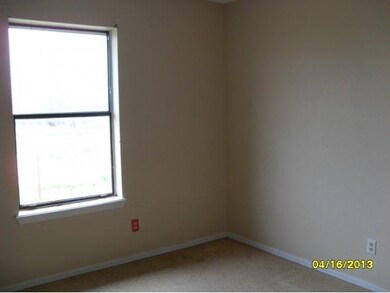 3204 W 7th St, Elk City, OK 73644 - photo 3