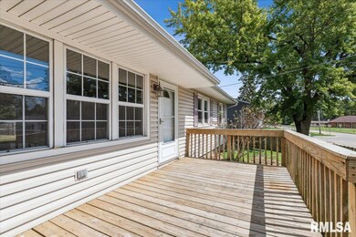 3212 W 13th St, Davenport, IA 52804 - photo 6