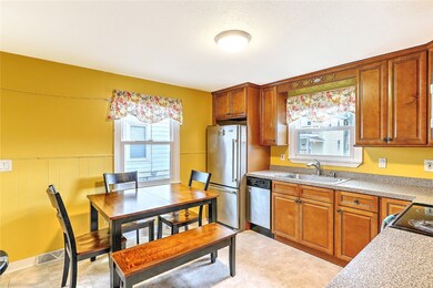 33 Burke St, Pawtucket, RI 02861 - photo 7