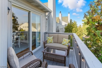 122 Quartz Ln, Paterson, NJ 07501 - photo 4