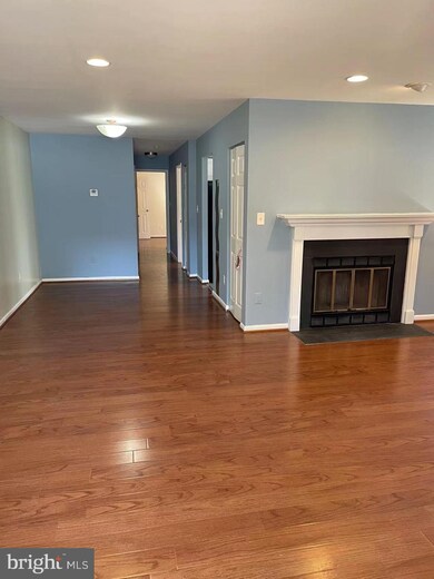 20161 Locustdale Dr, Germantown, MD 20876 - photo 5