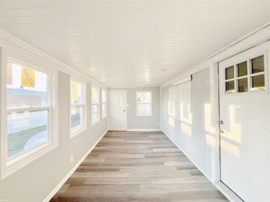 5294 Argyle Ct, Sterling Heights, MI 48310 - photo 3