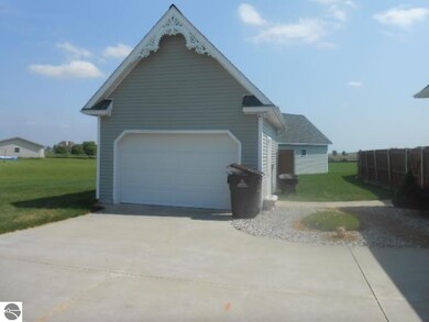 3774 Digwaagi Ln, Mount Pleasant, MI 48858 - photo 7