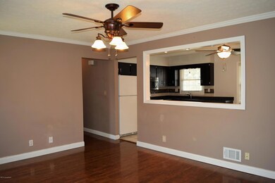 9012 Lantana Dr, Louisville, KY 40229 - photo 5