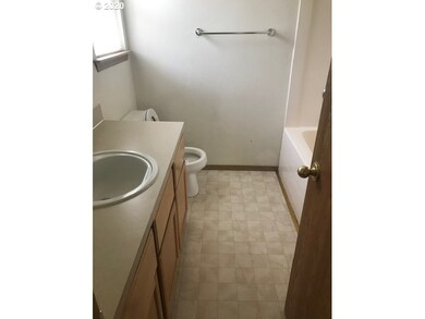 1306 SW 12th Ct, Pendleton, OR 97801 - photo 6