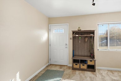 2115 Hendola Dr NE, Albuquerque, NM 87110 - photo 4