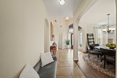 Bright open entryway with plenty of light