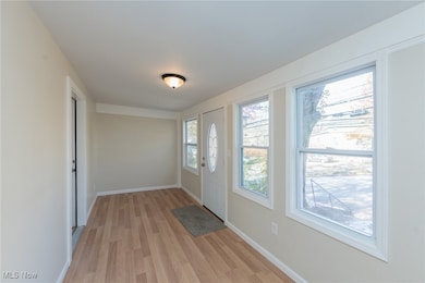 1184 Niagara Ave, Akron, OH 44305 - photo 2