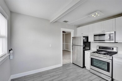 924 Mcintosh St, West Palm Beach, FL 33405 - photo 5