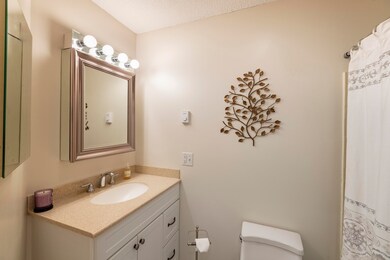 10 School St unit 14, Lincoln, NH 03251 - photo 7