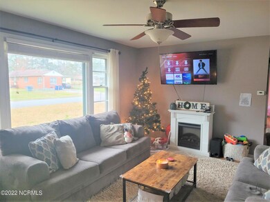 411 Maple St, Jacksonville, NC 28540 - photo 7