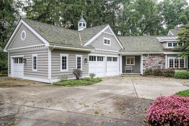 004-Front_View-3311067-medium