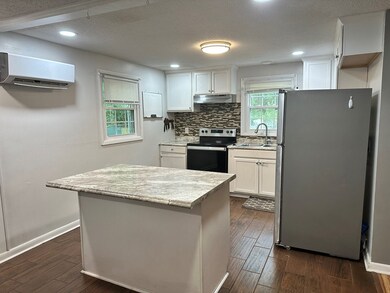 1045 W Sherwood Dr, Sumter, SC 29153 - photo 3