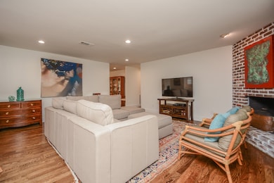 6267 Burgoyne Rd, Houston, TX 77057 - photo 7