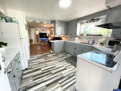 905 Front St, Lyons, OR 97358 - photo 6