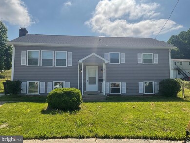 402 Fawncrest Ct, Capitol Heights, MD 20743 - photo 2