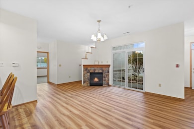 4787 W Maple Leaf Cir, Milwaukee, WI 53220 - photo 5