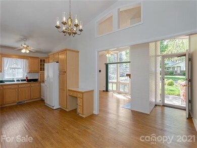 12 Deanwood Cir, Asheville, NC 28803 - photo 5