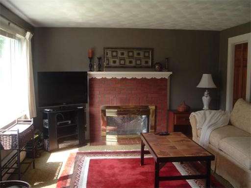 9 Thompson St, Monson, MA 01057 - photo 5