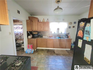 9 Genesee St, Jamestown, NY 14701 - photo 4