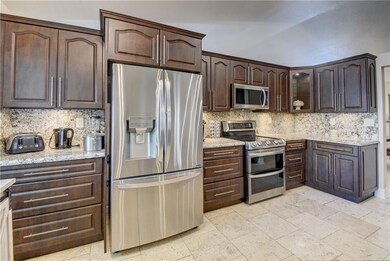 14761 Highland Springs Ct, Davie, FL 33325 - photo 6