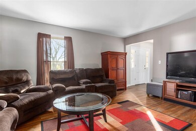 4913 N Cornwall Dr, Muncie, IN 47304 - photo 2