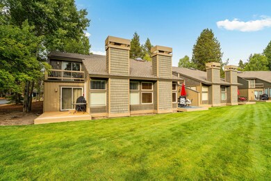 17709 Lake Aspen Ct unit 14, Sunriver, OR 97707 - photo 2