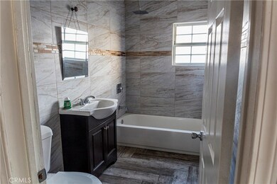 912 W Myrrh St, Compton, CA 90220 - photo 5