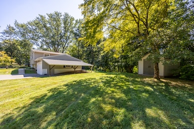 11 Riverside Dr, Meriden, CT 06451 - photo 5