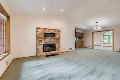 2507 Belmont Ln E, Saint Paul, MN 55109 - photo 3