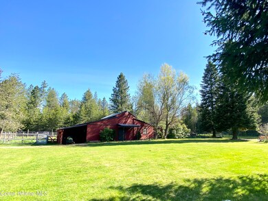 Barn with lean to