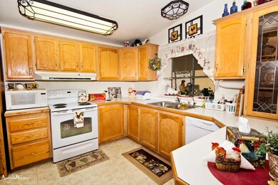 03 Kitchen-2