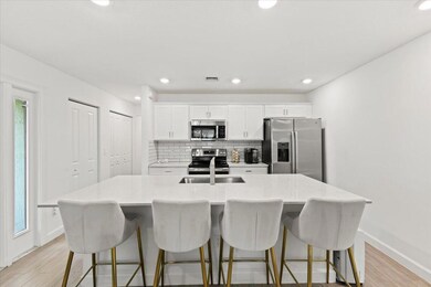 6019 Woods Edge Cir, Riviera Beach, FL 33410 - photo 5