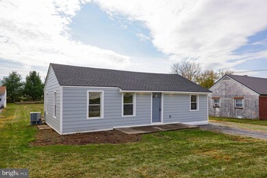 906 Donegal Springs Rd, Mount Joy, PA 17552 - photo 4