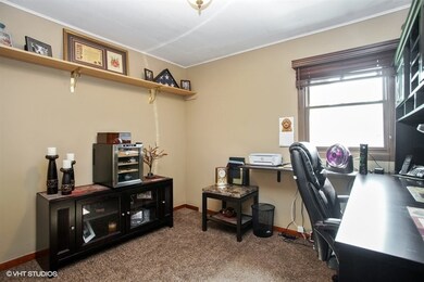 (10x9) - very versatile space that can easily be y