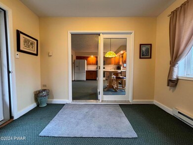 194 N Smith Rd unit B, Waymart, PA 18472 - photo 4