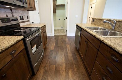 534 Golden Peak Dr, Central Point, OR 97502 - photo 7