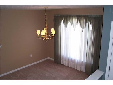 Dining Room. 12 X10  FORMAL DINING ROOM.  PLENTY O