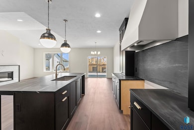 8309 E Sheridan Cir, Sioux Falls, SD 57110 - photo 6