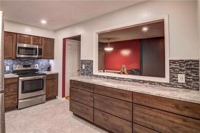 3443 Locust Ln, Eau Claire, WI 54703 - photo 7