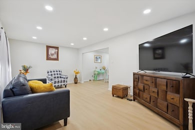 127 Toledo Ln, Willingboro, NJ 08046 - photo 4