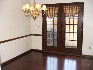 Dining 2680