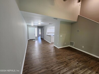 7605 Melissa Ct N, Jacksonville, FL 32210 - photo 4