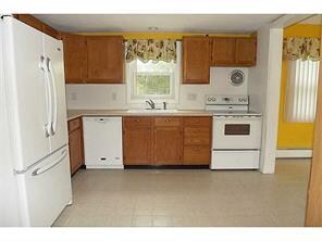 119 Phillips Ave, Warwick, RI 02888 - photo 3