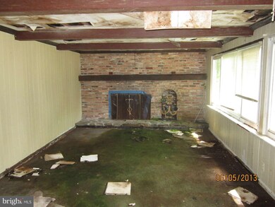 1380 Solomons Island Rd, Huntingtown, MD 20639 - photo 2