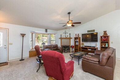 5) FORMAL LIVING