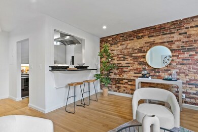19 Wiget St unit 305, Boston, MA 02113 - photo 5